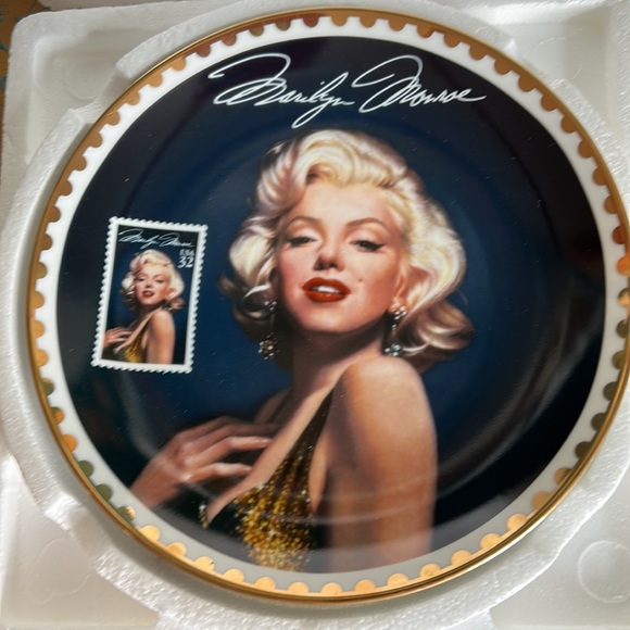 Marilyn Monroe collector plate - Picture 2 of 9